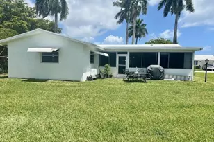 811 SW 18th Ct, Boynton Beach, FL 33426 - Photo 2