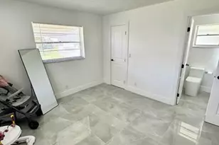 811 SW 18th Ct, Boynton Beach, FL 33426 - Photo 12