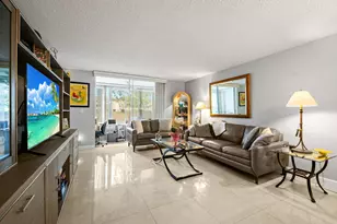 9330 E Sunrise Lakes Blvd E, Sunrise, FL 33322 - Photo 2