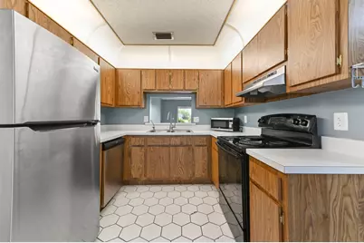 8495 Lake Point Court, Lake Worth, FL 33467 - Photo 10