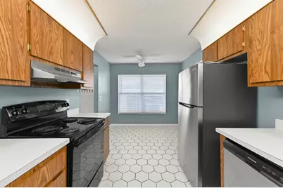 8495 Lake Point Court, Lake Worth, FL 33467 - Photo 12