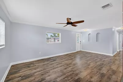 9342 Bloomfield Drive, Palm Beach Gardens, FL 33410 - Photo 4