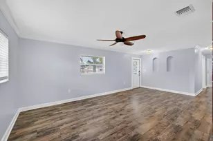 9342 Bloomfield Dr, Palm Beach Gardens, FL 33410 - Photo 4