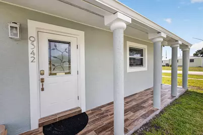 9342 Bloomfield Drive, Palm Beach Gardens, FL 33410 - Photo 2