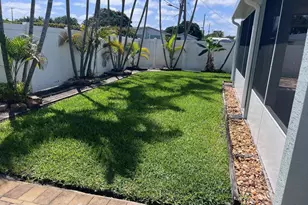 9342 Bloomfield Dr, Palm Beach Gardens, FL 33410 - Photo 2