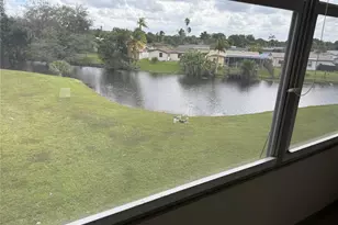 8135 Sunrise Lakes Blvd, Sunrise, FL 33322 - Photo 18