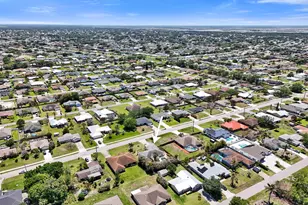 1049 SW Alcantarra Blvd, Port Saint Lucie, FL 34953 - Photo 16