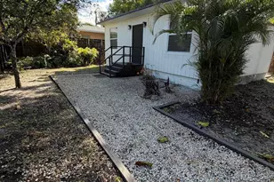 615 SW 14th Ave, Fort Lauderdale, FL 33312 - Photo 10