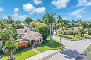 11490 W Biscayne Canal Rd, Miami, FL 33161 - Photo 28