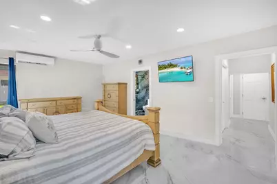 11490 W Biscayne Canal Road, Miami, FL 33161 - Photo 18