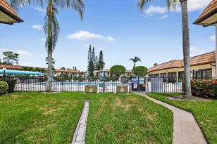 7101 Golf Colony Ct, Lake Worth, FL 33467 - Photo 16