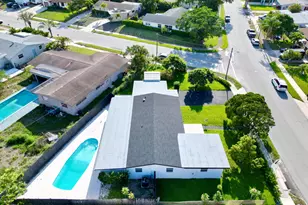 1319 Crest Dr, Lake Worth, FL 33461 - Photo 14