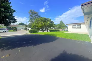 1319 Crest Dr, Lake Worth, FL 33461 - Photo 4