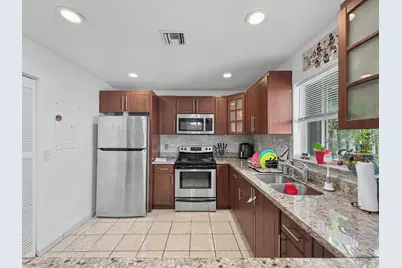 10151 NW 3rd Street, Pembroke Pines, FL 33026 - Photo 6