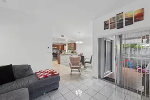 10151 NW 3rd St, Pembroke Pines, FL 33026 - Photo 8