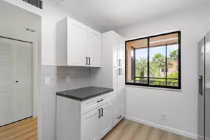 341 Lakeview Dr, Weston, FL 33326 - Photo 8