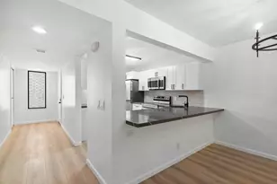 341 Lakeview Dr, Weston, FL 33326 - Photo 12