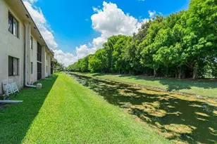 341 Lakeview Dr, Weston, FL 33326 - Photo 4