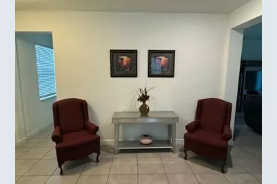 7401 NW Farnsworth Circle NW, Port Saint Lucie, FL 34987 - Photo 4