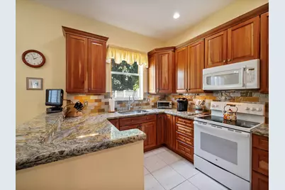 8501 Golden Cypress Court, Lake Worth, FL 33467 - Photo 10