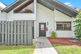 100 Sparrow Dr, Royal Palm Beach, FL 33411 - Photo 2