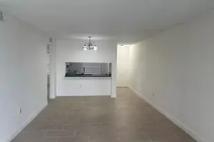 208 Lake Pointe Dr, Oakland Park, FL 33309 - Photo 8