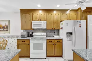 178 Ramblewood Cir, Royal Palm Beach, FL 33411 - Photo 8
