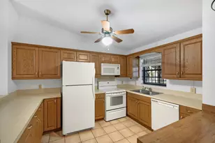 3011 SE Aster Ln, Stuart, FL 34994 - Photo 6