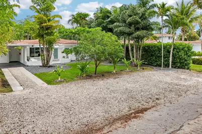 1910 NE 17th Terrace, Fort Lauderdale, FL 33305 - Photo 2