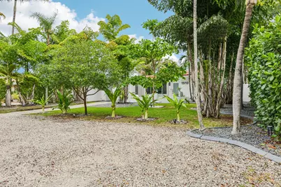 1910 NE 17th Terrace, Fort Lauderdale, FL 33305 - Photo 4