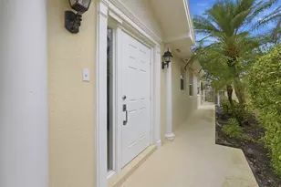 8137 Montserrat Pl, Wellington, FL 33414 - Photo 4