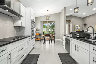 9989 Torino Dr, Lake Worth, FL 33467 - Photo 6