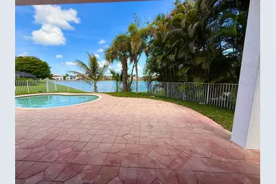 1324 Beacon Circle, Wellington, FL 33414 - Photo 4