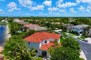 1324 Beacon Cir, Wellington, FL 33414 - Photo 2