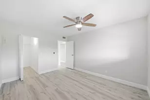 284 Flanders F, Delray Beach, FL 33484 - Photo 32