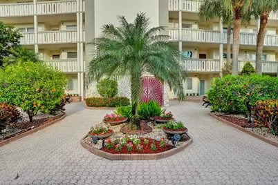 2303 Lucaya Lane #E1, Coconut Creek, FL 33066 - Photo 2