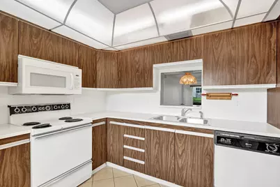 2303 Lucaya Lane #E1, Coconut Creek, FL 33066 - Photo 8