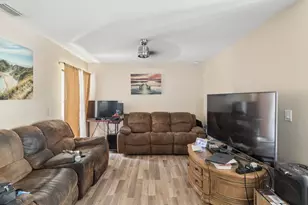 7860 NW 44th Ct, Coral Springs, FL 33065 - Photo 2