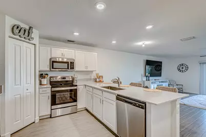 5007 Woods Edge Circle, Riviera Beach, FL 33410 - Photo 4