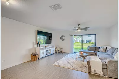 5007 Woods Edge Circle, Riviera Beach, FL 33410 - Photo 8