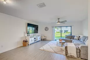 5007 Woods Edge Cir, Riviera Beach, FL 33410 - Photo 8