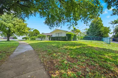321 E Chaminade Drive, Hollywood, FL 33021 - Photo 8