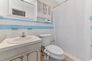 1727 NE 37th St, Oakland Park, FL 33334 - Photo 18