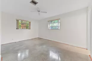 1727 NE 37th St, Oakland Park, FL 33334 - Photo 16