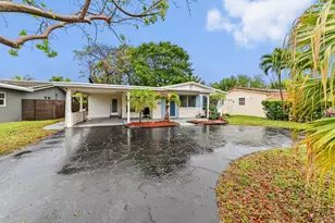 1727 NE 37th St, Oakland Park, FL 33334 - Photo 1