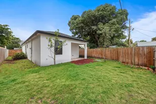 633 55th St, West Palm Beach, FL 33407 - Photo 4
