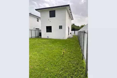 219 NE 159th Street, Miami, FL 33162 - Photo 16