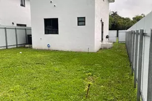 219 NE 159th St, Miami, FL 33162 - Photo 16