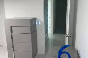 219 NE 159th St, Miami, FL 33162 - Photo 14