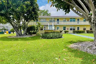 277 Chatham N, West Palm Beach, FL 33417 - Photo 2